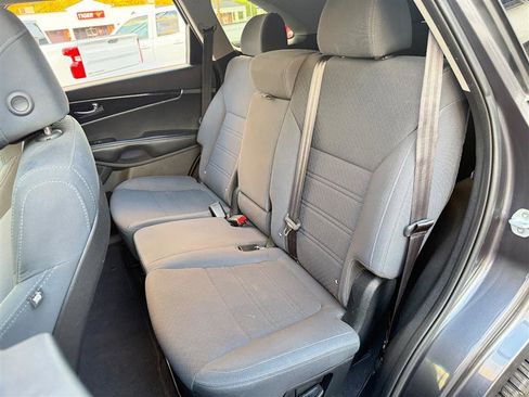 Used 2017 Kia Sorento AWD image 21