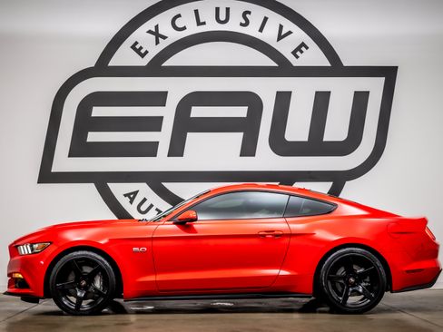 Used 2017 Ford Mustang GT Premium RWD image 6