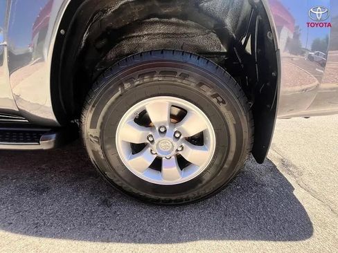 Used 2005 Toyota 4Runner Sport AWD/4WD image 19