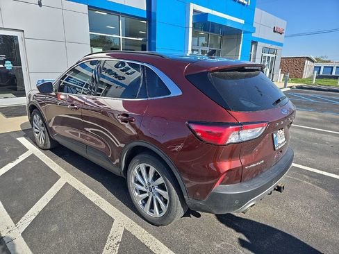 Used 2021 Ford Escape Titanium w/ Titanium Elite Package AWD/4WD image 2