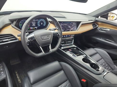 Used 2023 Audi e-tron GT Premium Plus image 9