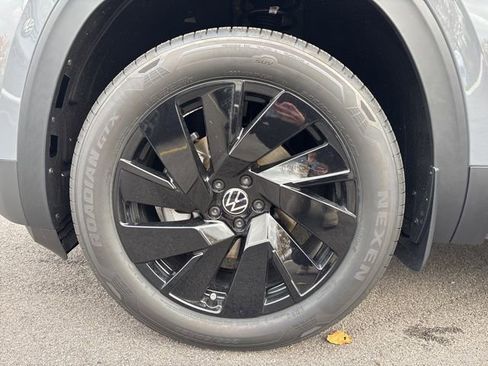 New 2026 Volkswagen Atlas Cross Sport SE image 17