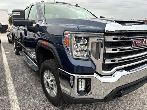 Used 2022 GMC Sierra 2500 SLE w/ SLE Value Package; AWD/4WD image 2