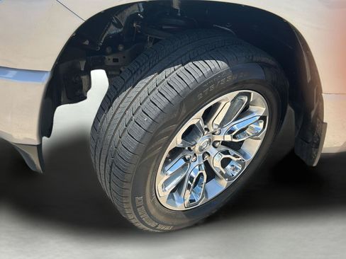 Used 2023 RAM 1500 Laramie AWD/4WD image 30