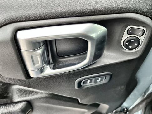 Used 2024 Jeep Gladiator Sport AWD/4WD image 16