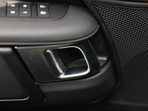 New 2026 Land Rover Discovery Limited Edition AWD/4WD image 29