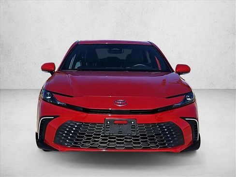 Used 2025 Toyota Camry SE image 2