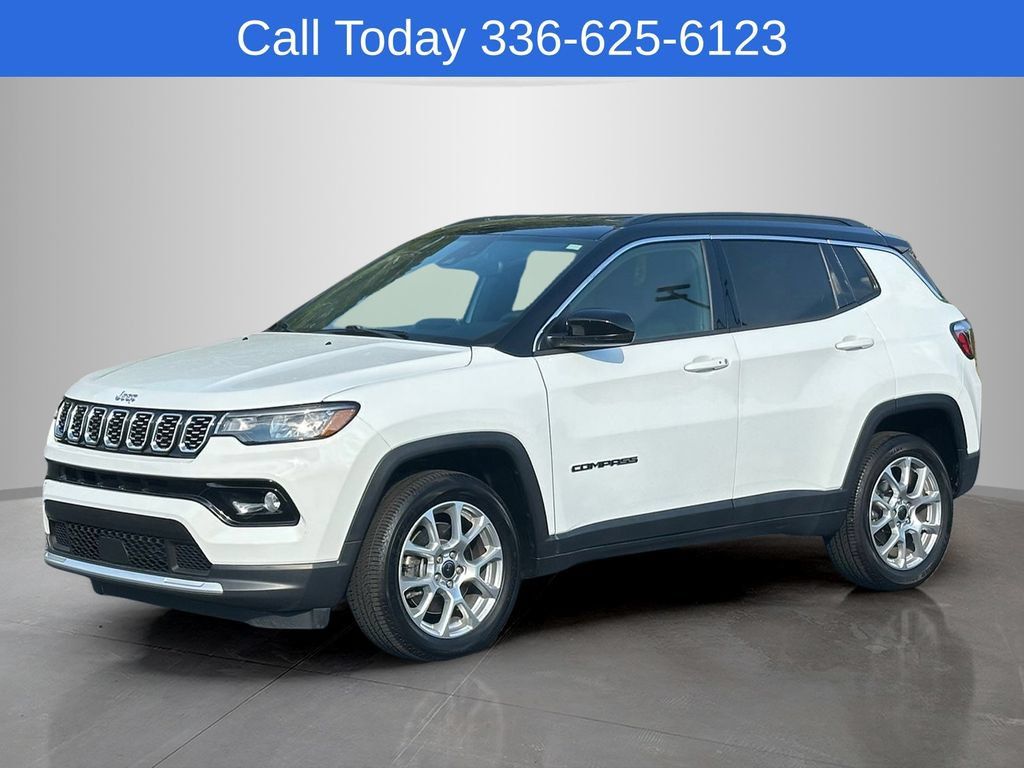 Used 2025 Jeep Compass Limited AWD/4WD image 7