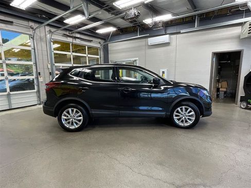 Used 2021 Nissan Rogue Sport S FWD image 6