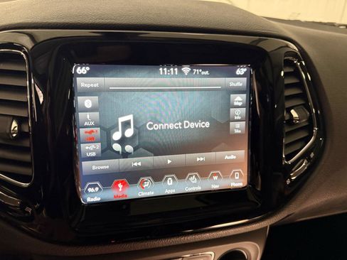 Used 2018 Jeep Compass Limited w/ Navigation Group AWD/4WD image 20