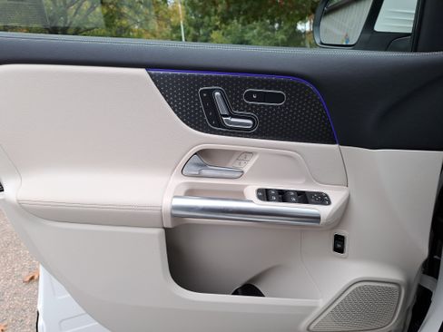 Certified 2025 Mercedes-Benz GLA 250 4MATIC image 28