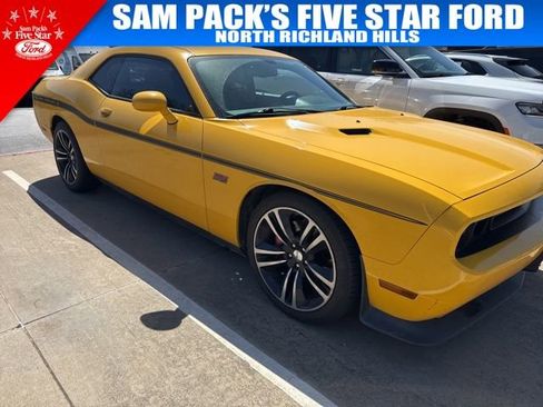 Used 2012 Dodge Challenger SRT8 Yellow Jacket w/ Premium Sound Group image 2
