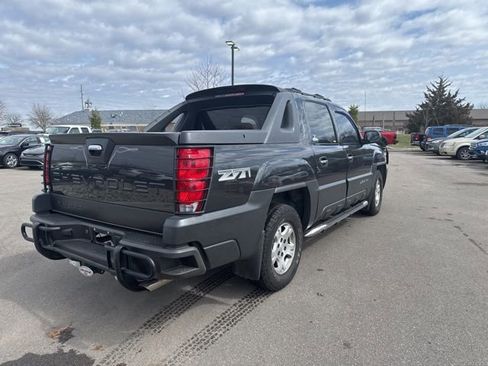 Used 2004 Chevrolet Avalanche Z71 w/ Sun And Sound Package image 9