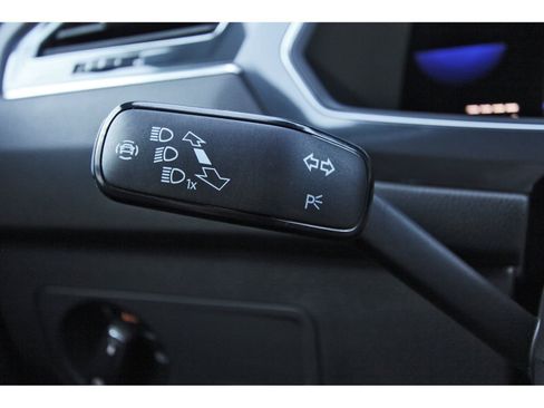 Used 2022 Volkswagen Tiguan SE FWD image 21