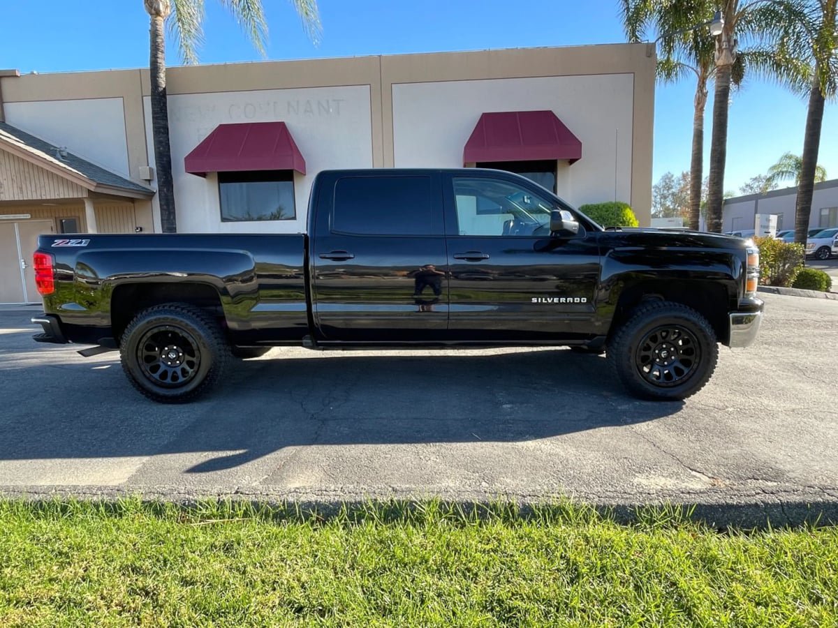 Used 2015 Chevrolet Silverado 1500 LT AWD/4WD image 4