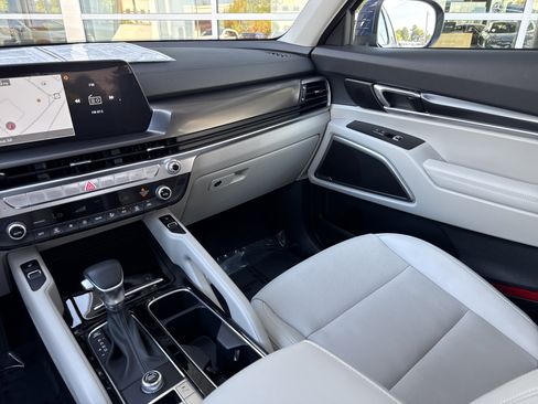 Used 2024 Kia Telluride S w/ S Sunroof Package FWD image 38