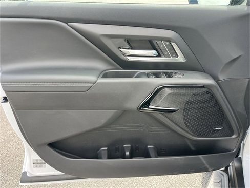 New 2025 Chevrolet Silverado EV LT image 22