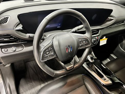 Used 2025 Buick Envista Sport Touring w/ Convenience I Package FWD image 16