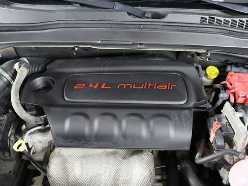 Used 2018 Jeep Renegade Latitude image 17