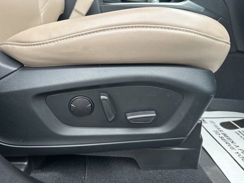 Used 2021 Ford Explorer XLT w/ Equipment Group 202A image 19