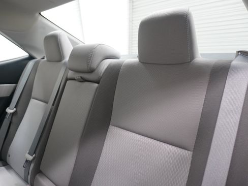 Used 2017 Toyota Corolla LE FWD image 13
