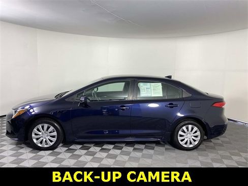 Used 2021 Toyota Corolla LE w/ Carpet Mat Package (TMS) image 5