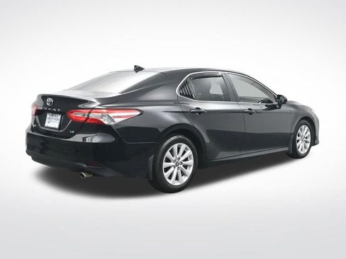 Used 2019 Toyota Camry LE image 6