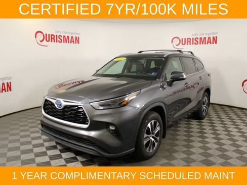 Used 2022 Toyota Highlander XLE AWD/4WD image 2