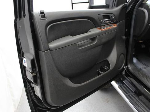 Used 2011 Chevrolet Silverado 2500 LTZ w/ LTZ Plus Package AWD/4WD image 16