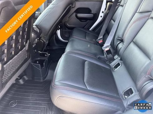 Used 2021 Jeep Gladiator Rubicon AWD/4WD image 18