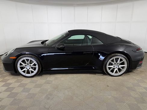 Used 2025 Porsche 911 Carrera RWD image 18