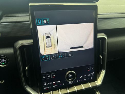 Certified 2025 GMC Acadia Elevation FWD image 16