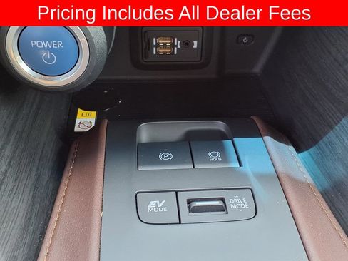 Used 2021 Toyota Venza XLE w/ Softex Package AWD/4WD image 30