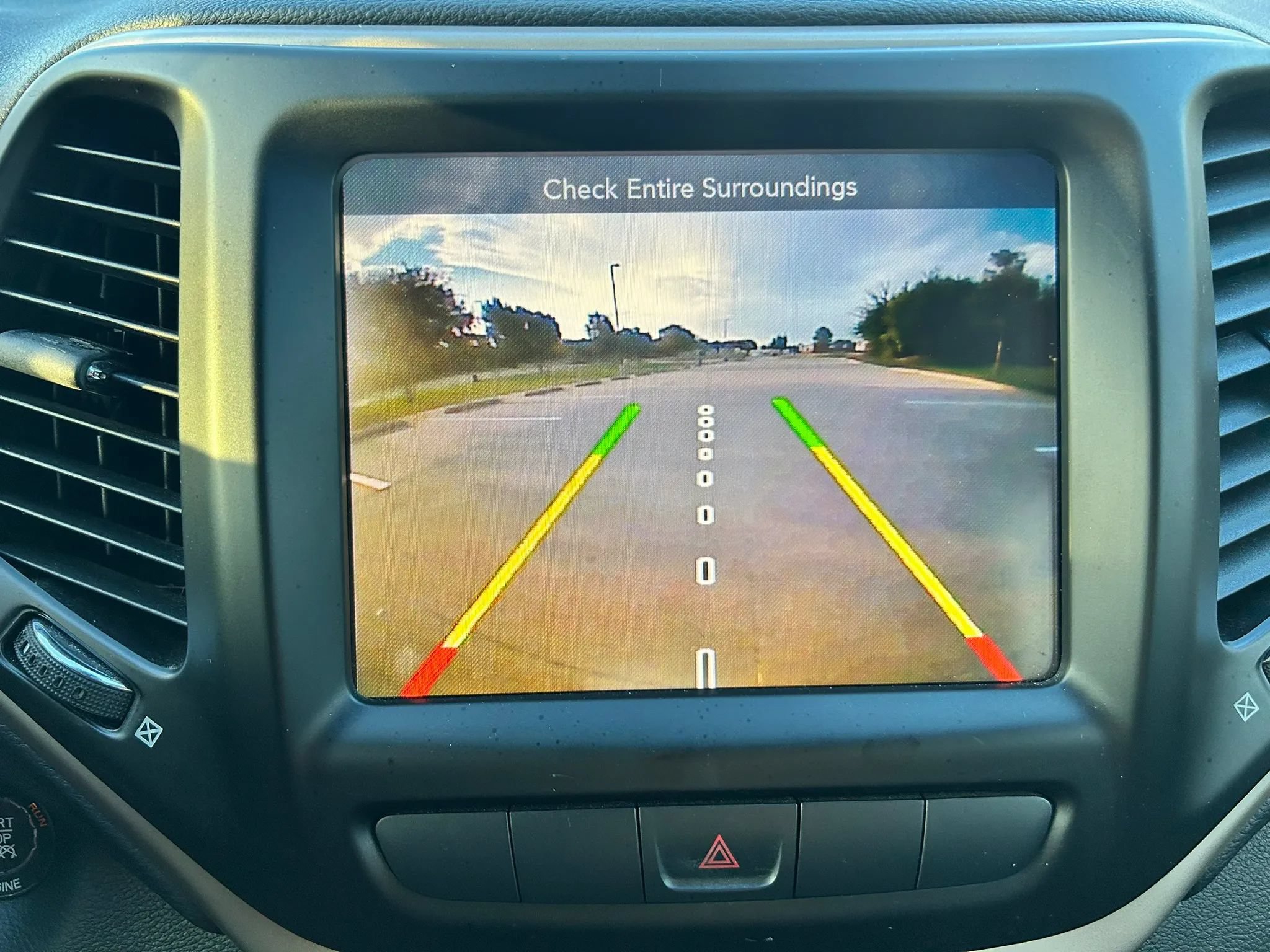 Used 2015 Jeep Cherokee Limited FWD image 23