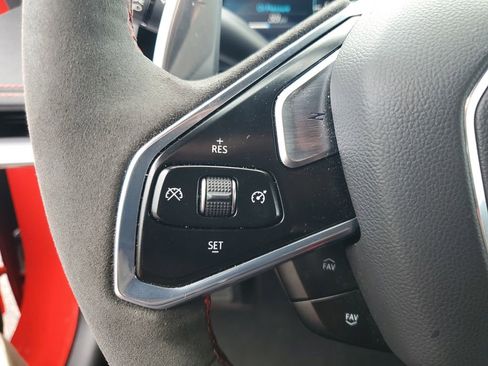 Used 2022 Chevrolet Corvette Stingray w/ Z51 Performance Package image 11