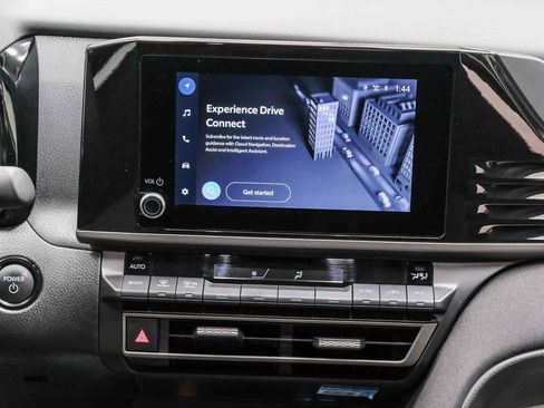 Used 2025 Toyota Camry LE w/ Convenience Package image 13