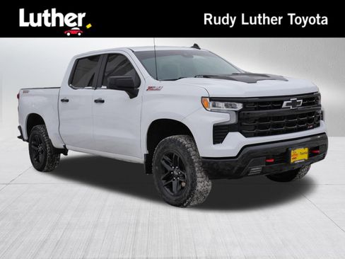 Used 2024 Chevrolet Silverado 1500 LT Trail Boss w/ Convenience Package II image 1