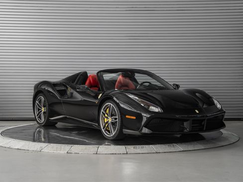 Used 2016 Ferrari 488 Spider RWD image 7