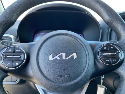 Used 2025 Kia Soul LX w/ LX Technology Package image 25