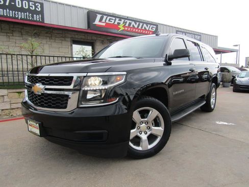 Used 2016 Chevrolet Suburban LT RWD image 1
