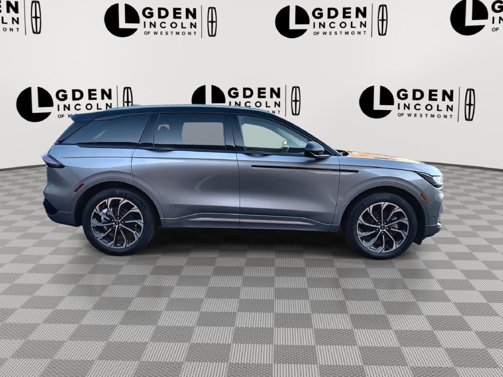 Used 2024 Lincoln Nautilus Reserve w/ Equipment Group 202A AWD/4WD image 9