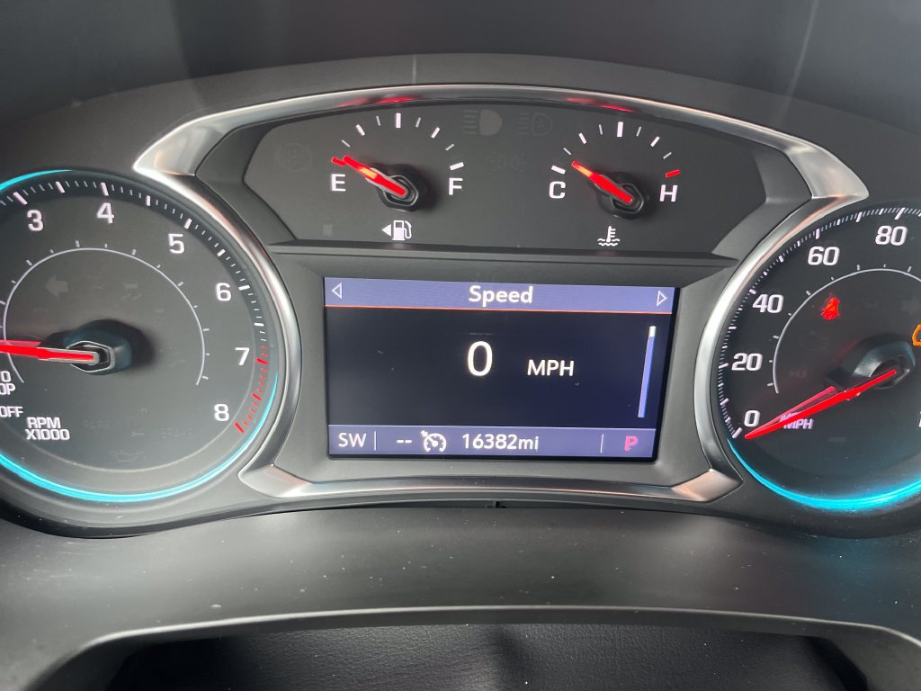 Used 2023 Chevrolet Traverse LT FWD image 16