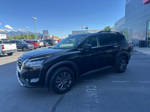 Used 2024 Nissan Pathfinder SV AWD/4WD image 6