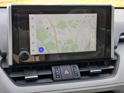 Used 2025 Toyota RAV4 XLE Premium image 23