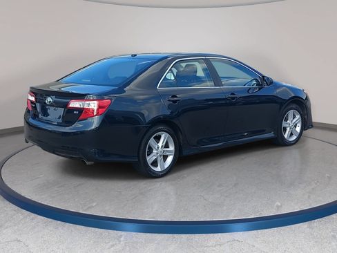 Used 2012 Toyota Camry SE FWD image 5