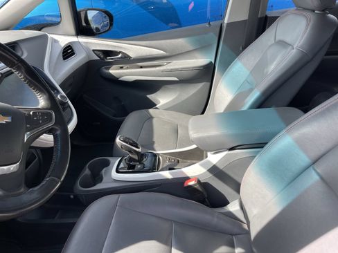 Used 2020 Chevrolet Bolt Premier w/ Infotainment Package FWD image 9
