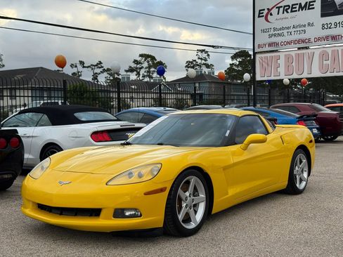 Used 2006 Chevrolet Corvette Coupe w/ Preferred Equipment Group RWD image 4