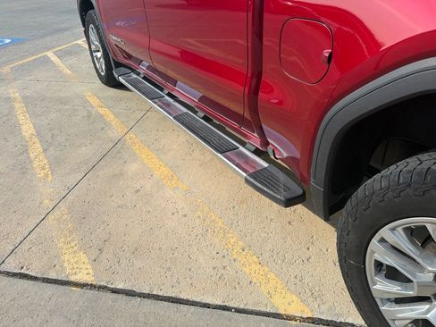 Used 2022 GMC Sierra 1500 Denali w/ Technology Package AWD/4WD image 11