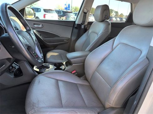 Used 2018 Hyundai Santa Fe Limited image 14