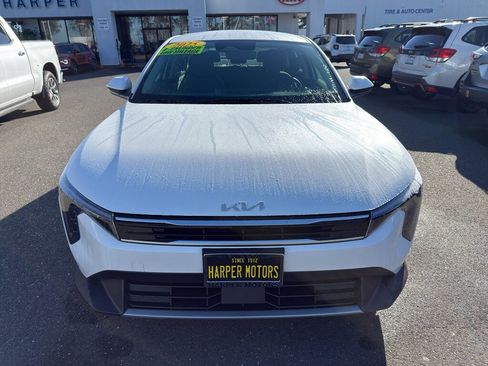 Used 2025 Kia K4 EX image 9